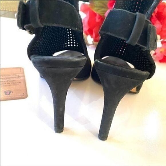 Vince Black Aden Nubuck Leather Perforated Peep Toe Ankle Booties 6.5 - Picture 6 of 7